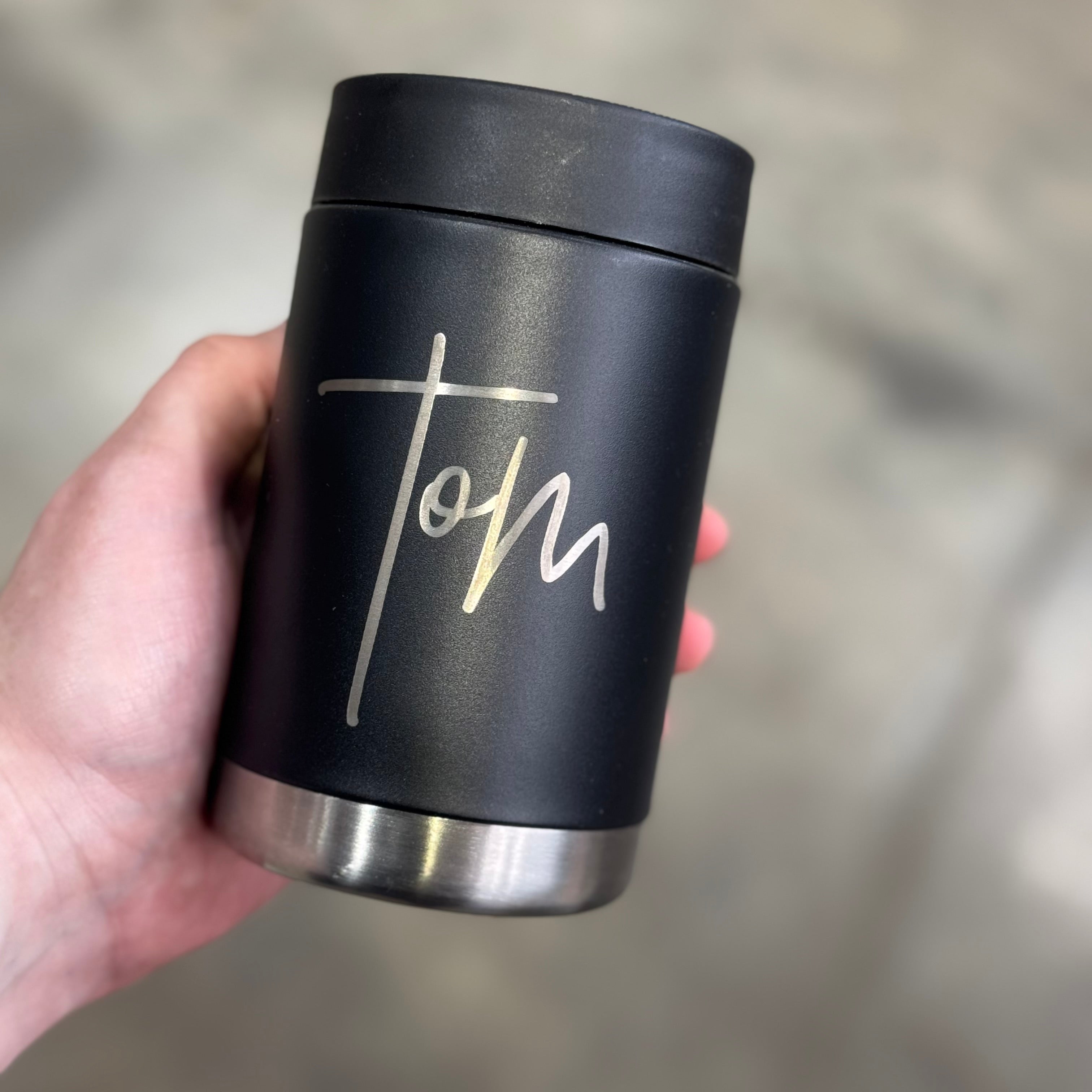 #1059 - Can Cooler | Black | Engraved with TOM | Demo/Photo stock | Has Box